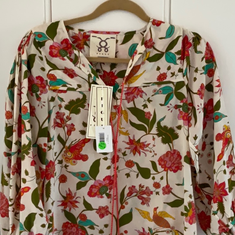 Perfect summer blouse with tags